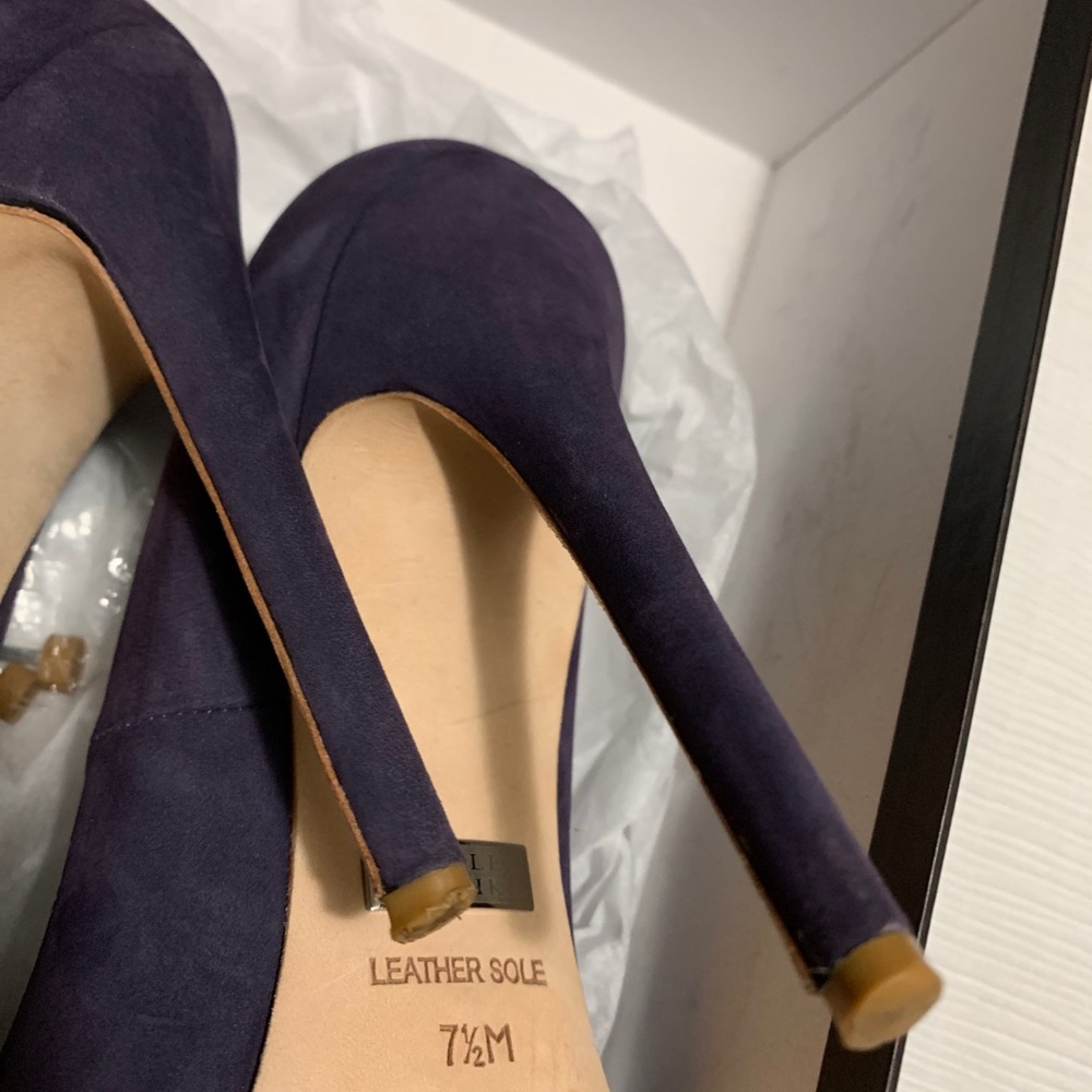 Shoes - Picture 8 of 16
